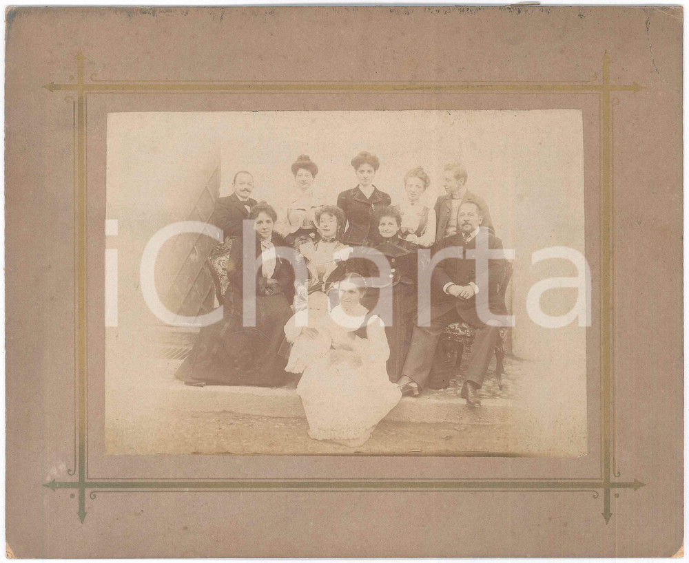 Fotografia d epoca originale 1900 ca COSTUME ITALIA Famiglia con balia e neonato Foto anonima 25x21 cm 1
