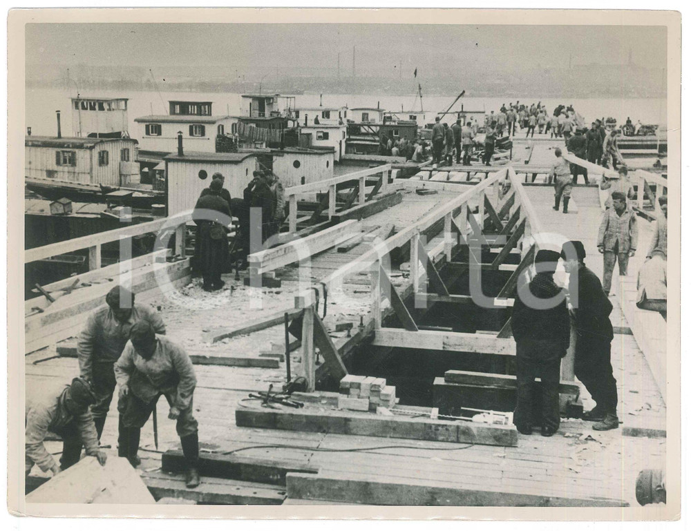 Fotografia d epoca originale 1941 WW2 BULGARIA Costruzione ponte sul Danubio per passaggio truppe tedesche 1