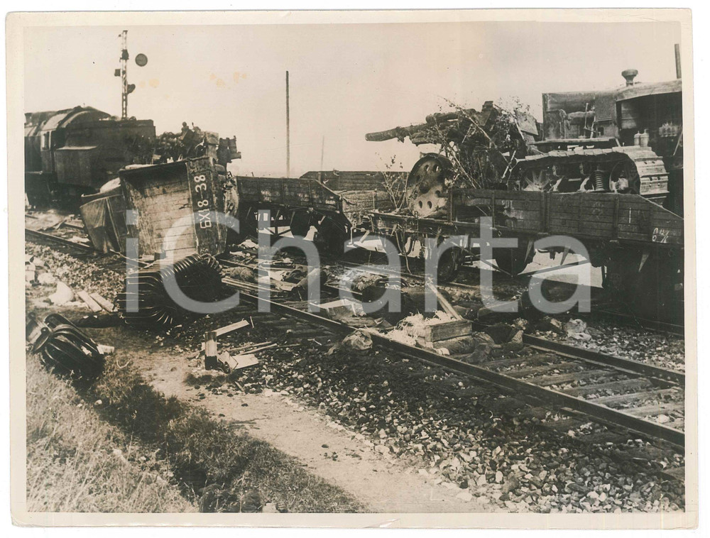 Fotografia d epoca originale 1941 WW2 URSS Operazione Barbarossa  Treni militari distrutti dai tedeschi FOTO 1