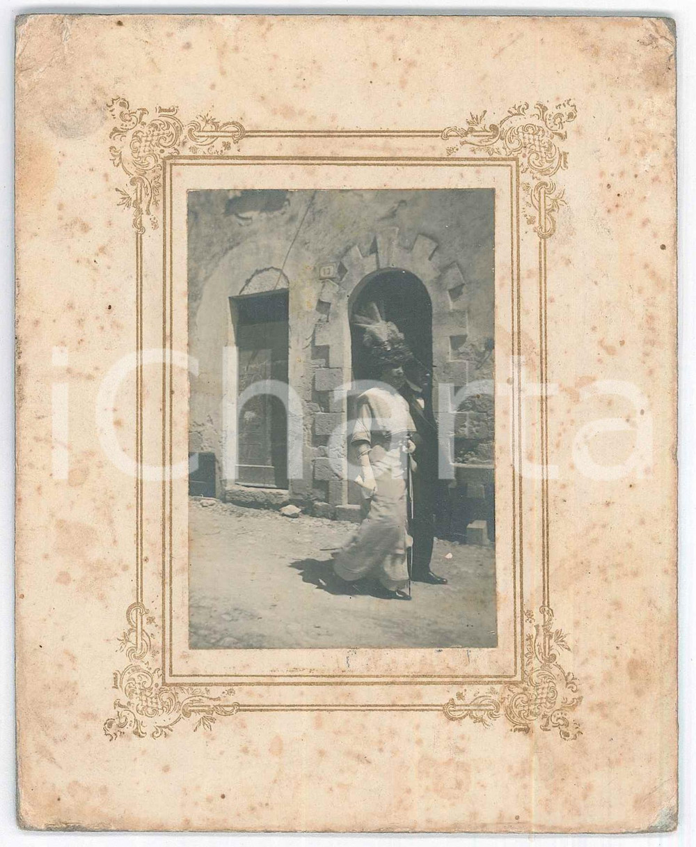 Fotografia d epoca originale 1910 ca SUD ITALIA Coppia di nobili a passeggio  Foto CARRUCCIO 12x14 cm 1