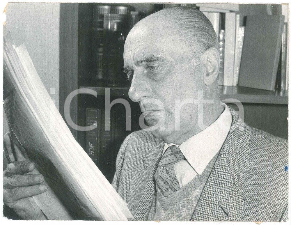 Fotografia d epoca originale 1970 ca ITALIA  COSTUME Indro MONTANELLI Ritratto del giornalista  Foto 24x18 1