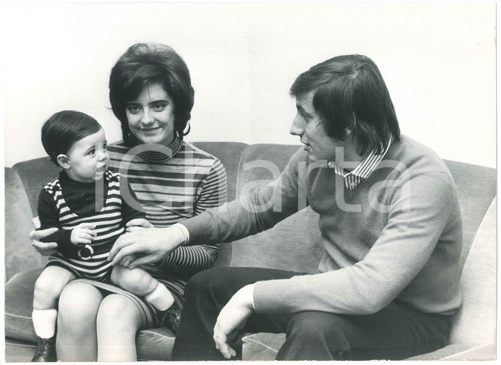 Fotografia d epoca originale 1970 ca CALCIO  JUVENTUS Pietro GEDEONE CARMIGNANI con moglie e figlio  Foto 2 1