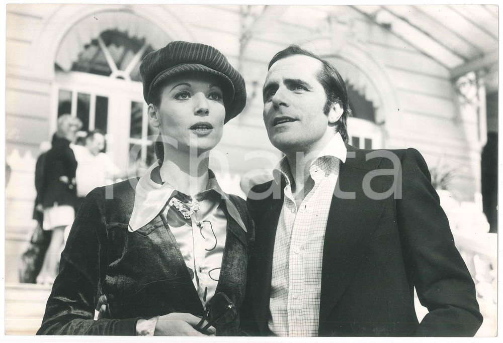 Fotografia d epoca originale 1970 ca ITALIA  SPETTACOLO Elsa MARTINELLI Carlo GIUFFRÃˆ Foto 30x20 cm 1