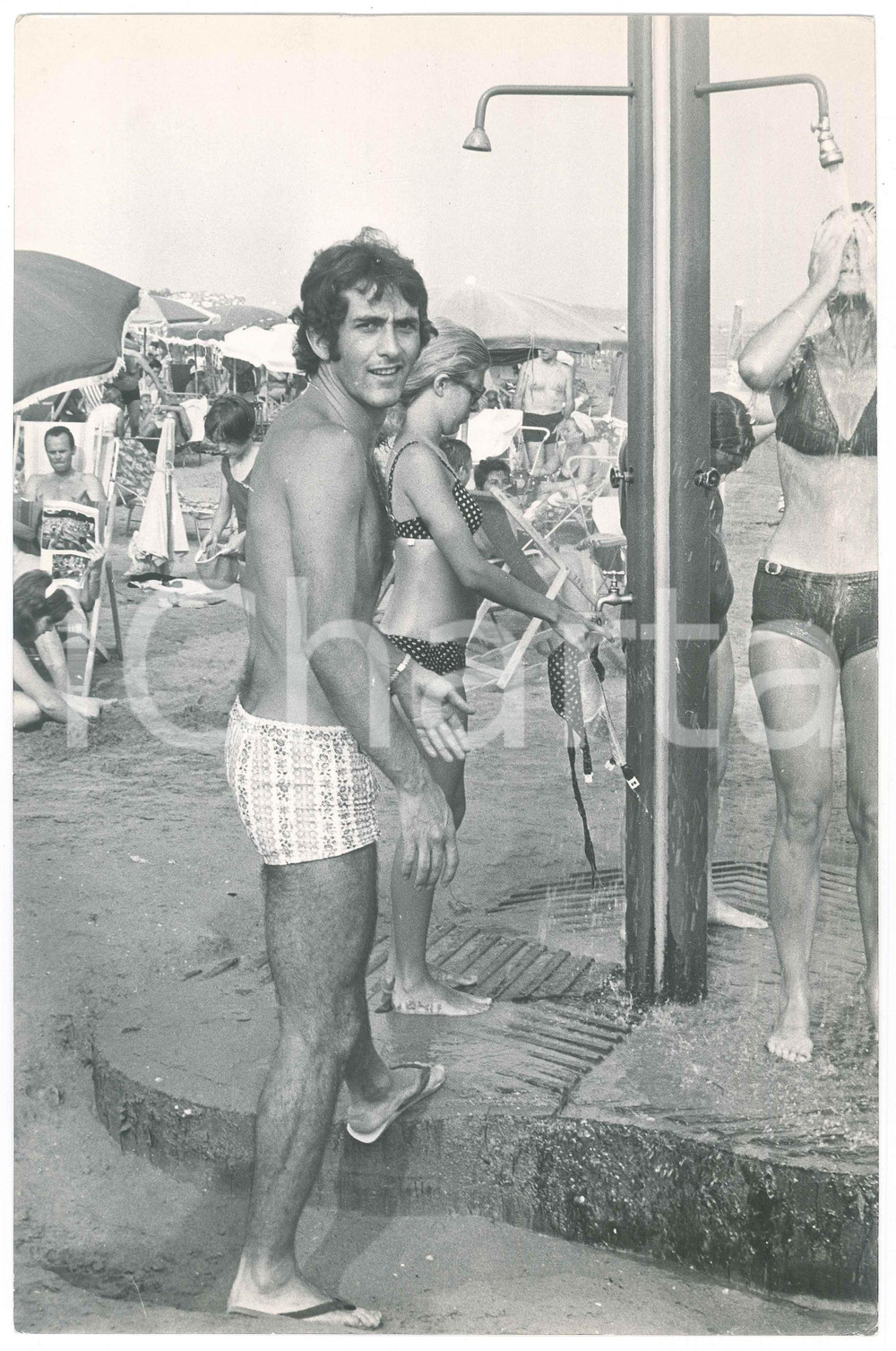 Fotografia d epoca originale 1970 ca CALCIO ITALIA Gian Piero GHIO in spiaggia  Ritratto Foto 20x30 cm 1