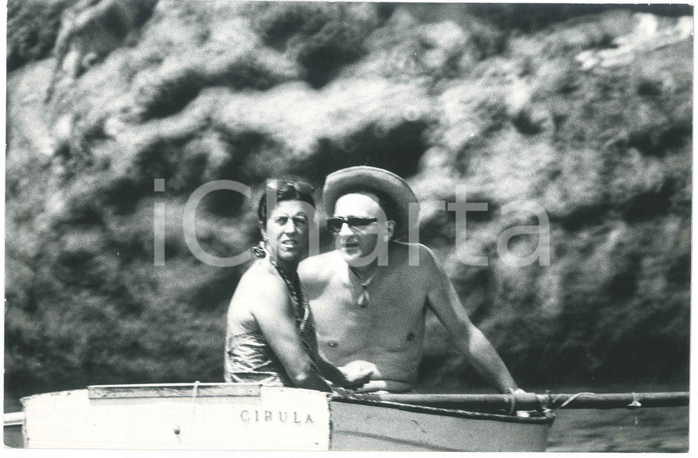 1970 ca ITALIA Anna BONOMI BOLCHINI in barca (1) Foto 30x20 cm