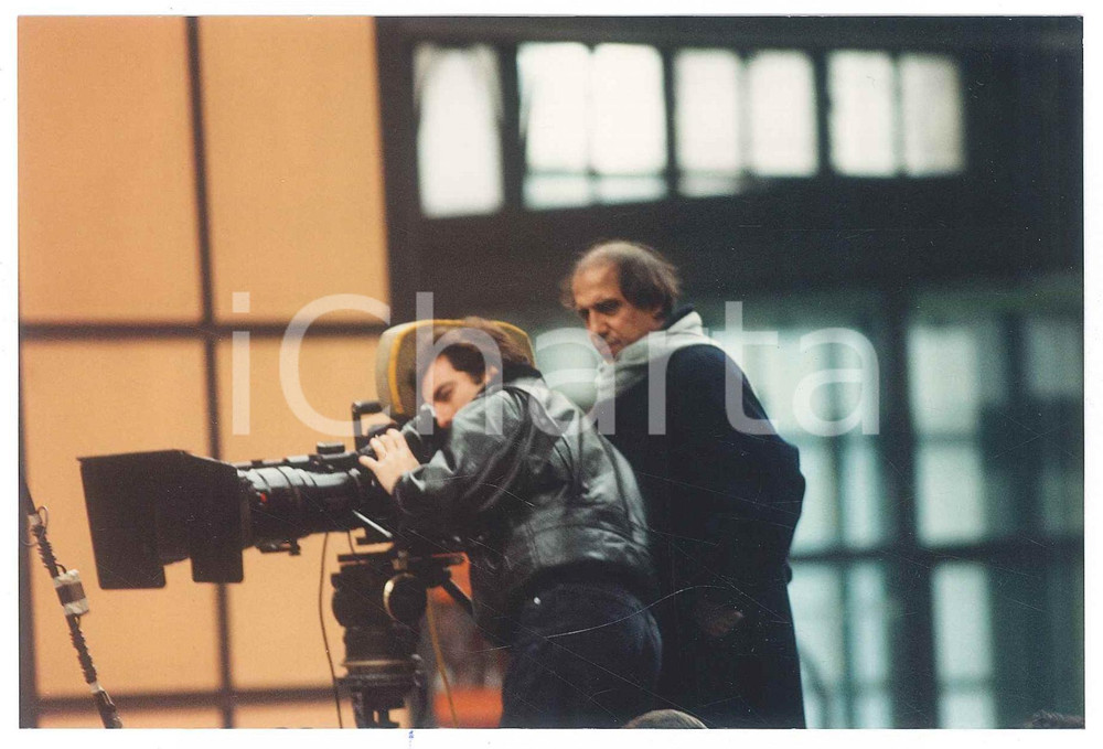 Fotografia d epoca originale 1990 MILANO Stazione Centrale  Adriano CELENTANO sul set 2 Foto di scena 1