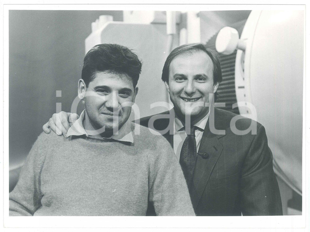 Fotografia d epoca originale 1988 Candid Camera Show Gerry SCOTTI e i ragazzi della 3C Antonello FASSARI 1