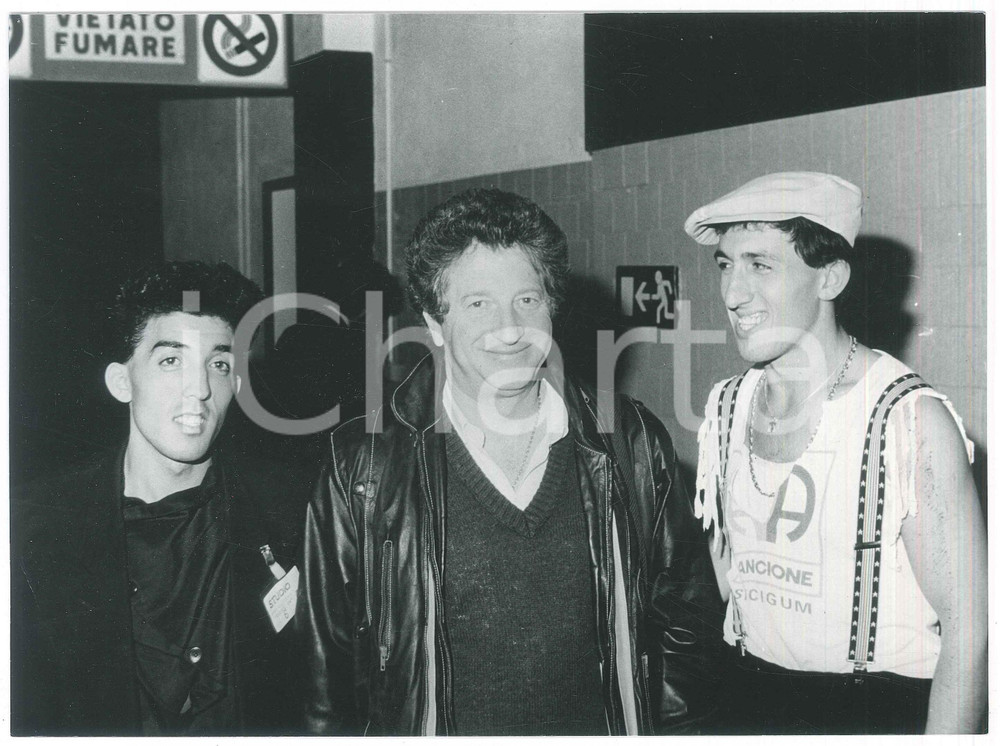 Fotografia d epoca originale 1985 ca TV ITALIA  Gianfranco D ANGELO  Adriano CELENTANO  Foto 24x18 cm 1