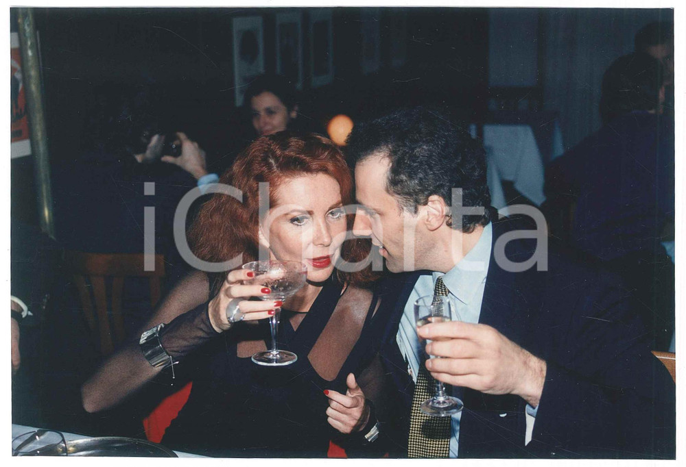 Fotografia d epoca originale 1995 MILANO ? Cena GREENPEACE  Marina RIPA DI MEANA Renato NERI Foto 3 1