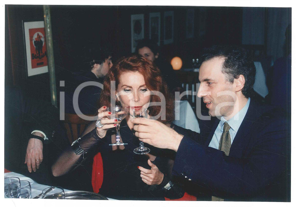 Fotografia d epoca originale 1995 MILANO ? Cena GREENPEACE  Marina RIPA DI MEANA Renato NERI Foto 4 1