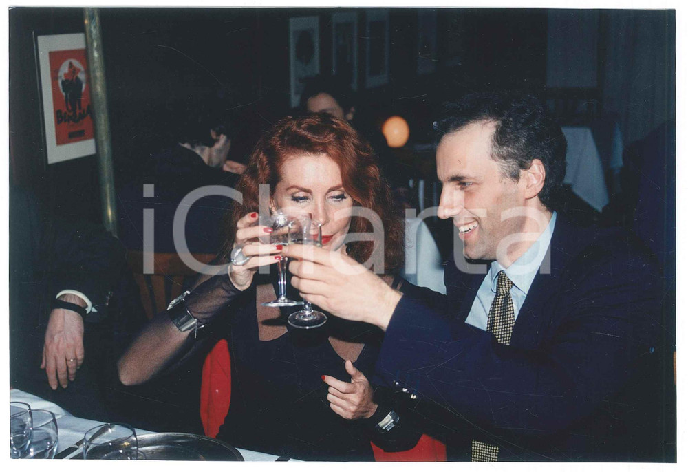 Fotografia d epoca originale 1995 MILANO ? Cena GREENPEACE  Marina RIPA DI MEANA Renato NERI Foto 7 1