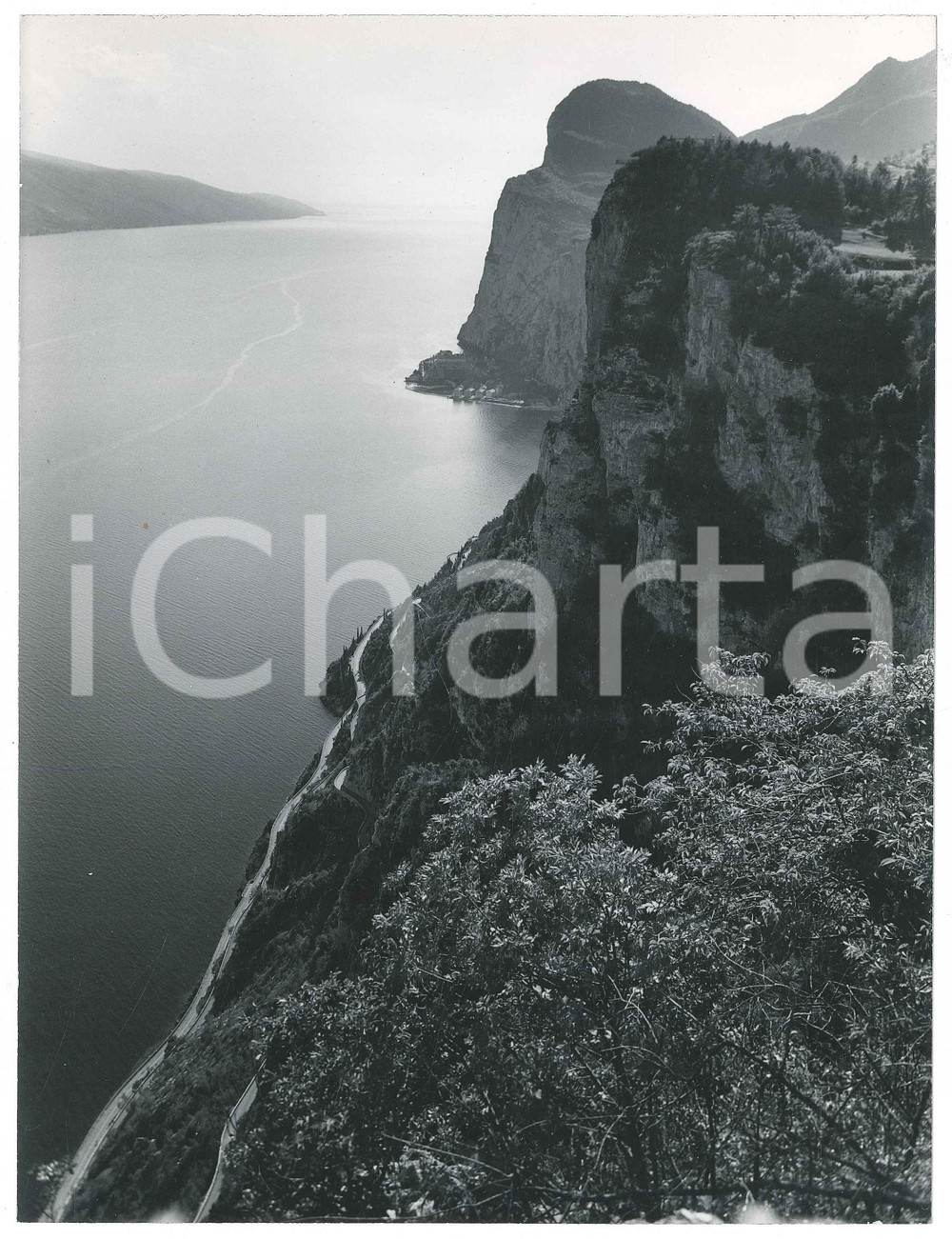 Fotografia d epoca originale 1960 ca LAGO DI GARDA Panorama a volo d uccello  Foto 18x24 cm 2 1
