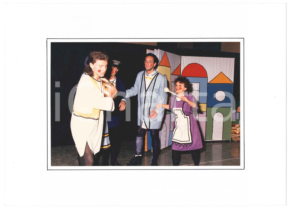 Fotografia d epoca originale 1985 SARONNO Gruppo Palcoscenico GIACOMETTO E L OCA D ORO Martina DI RIENZO 1 1