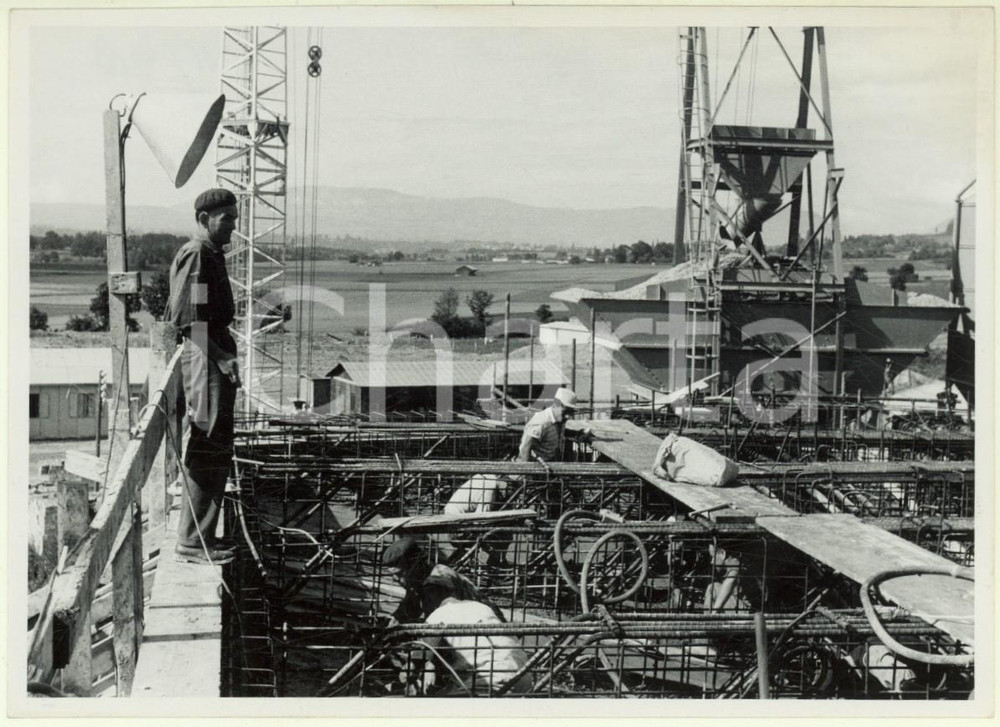 Fotografia d epoca originale Giugno 1958 GINEVRA Costruzione CERN  Main building  Posa cavi 7 Foto 1
