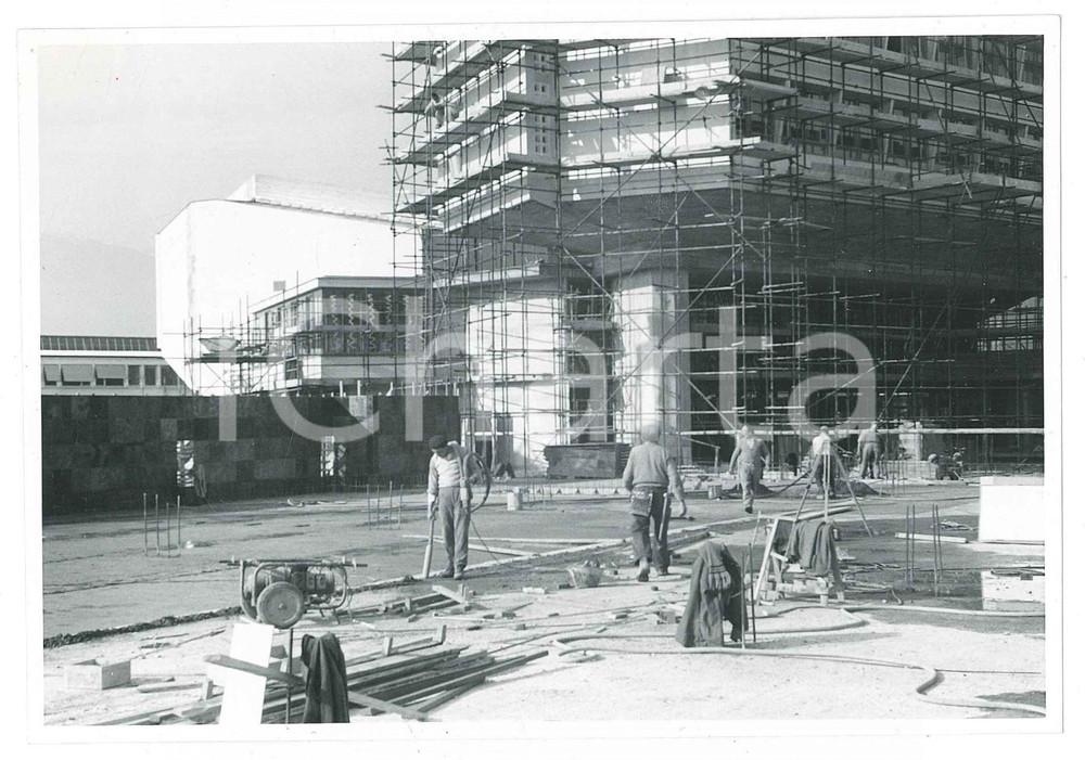 Fotografia d epoca originale Marzo 1959 GINEVRA Costruzione del CERN  Operai in cantiere  Foto 15x10 1