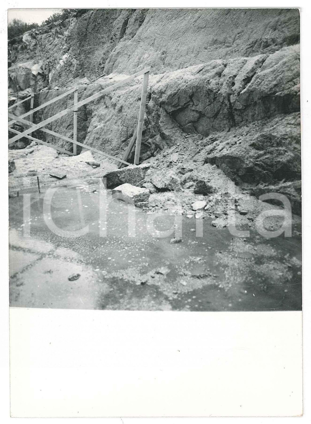 Fotografia d epoca originale 1965 ca SARDEGNA GALLURA Rilasci canale PADULE Valle Trincerone  Cantiere Foto 1
