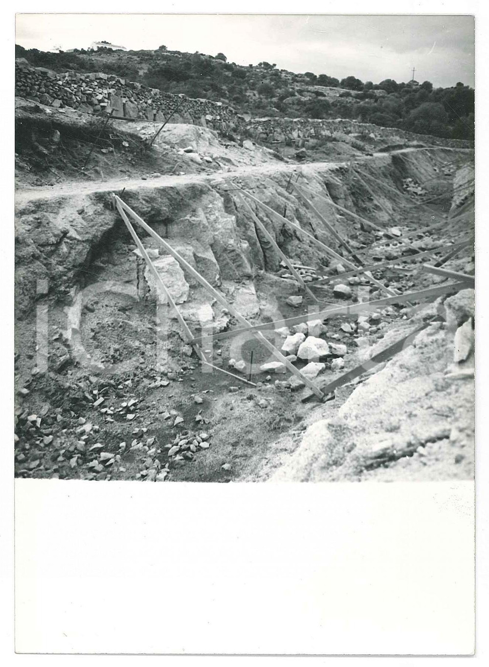 Fotografia d epoca originale 1965 ca SARDEGNA GALLURA PADULE  Rilasci canale  Cantiere Foto 1