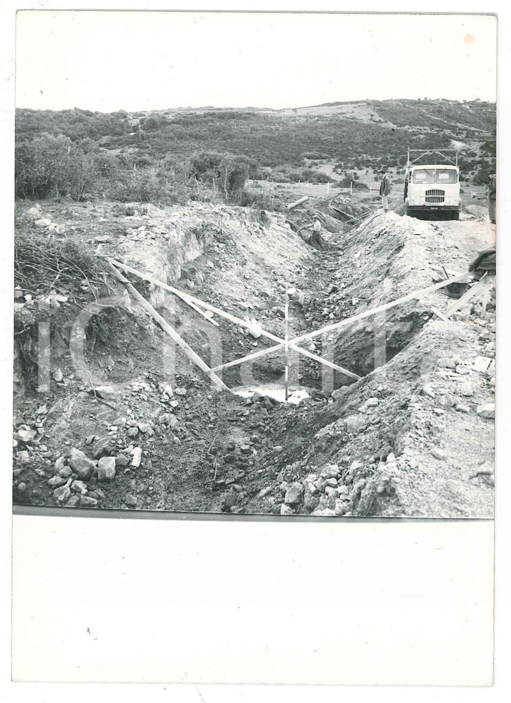 Fotografia d epoca originale 1965 ca SARDEGNA GALLURA AGNATA Valle  Scavo canale  Cantiere  Foto 10x15 cm 1