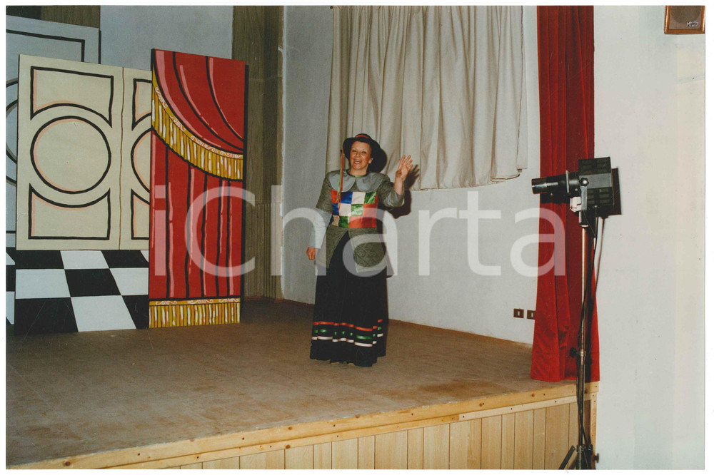 Fotografia d epoca originale 1987 SARONNO  GRUPPO PALCOSCENICO Vestito nuovo dell Imperatore  Foto 1