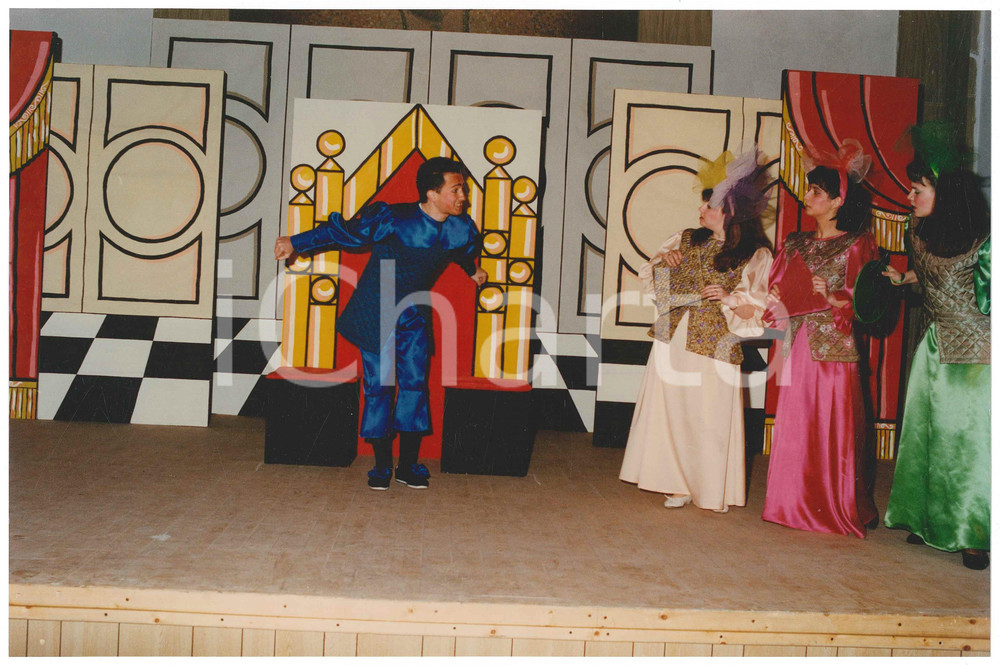 Fotografia d epoca originale 1987 SARONNO  GRUPPO PALCOSCENICO Vestito nuovo dell Imperatore  Foto 2 1