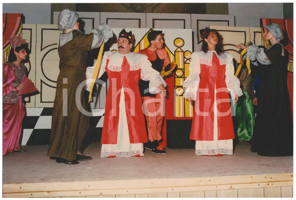 Fotografia d epoca originale 1987 SARONNO  GRUPPO PALCOSCENICO Vestito nuovo dell Imperatore  Foto 6 1