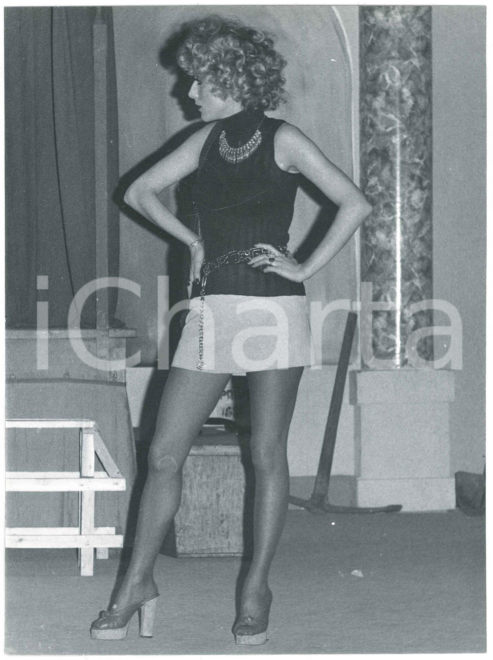 Fotografia d epoca originale 1975 SARONNO Teatro  GRUPPO PALCOSCENICO Settimo: ruba un po  meno  Foto 21 1
