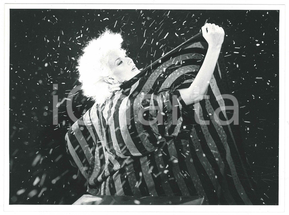 Fotografia d epoca originale 1985 ca MUSICA  Donatella RETTORE  Ritratto Foto 18x24 cm 2 1