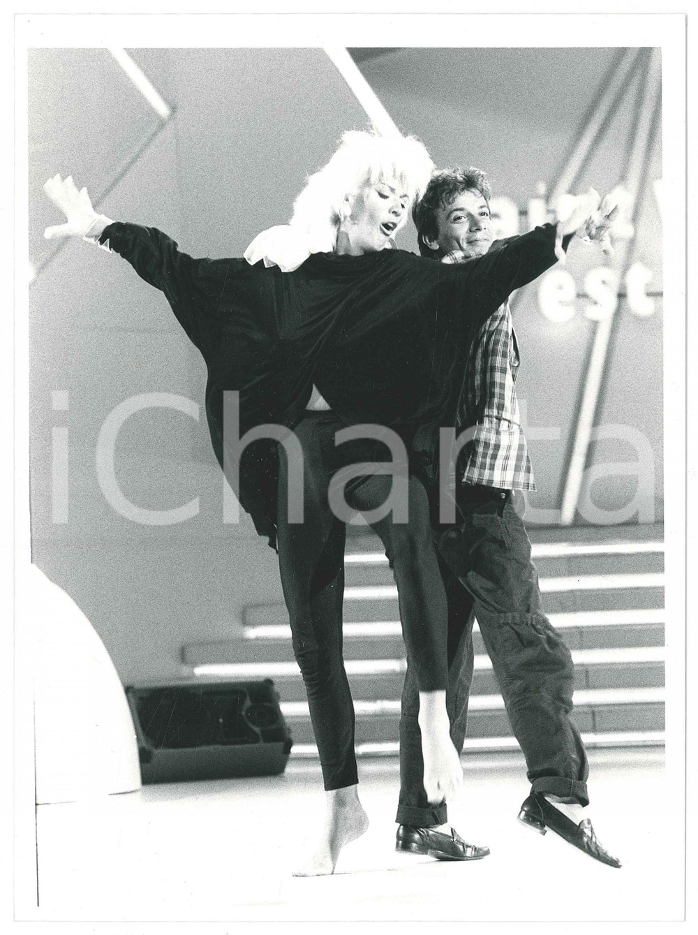 Fotografia d epoca originale 1985 ca MUSICA  SAINT VINCENT ESTATE  Donatella RETTORE 6 Foto 18x24 cm 1