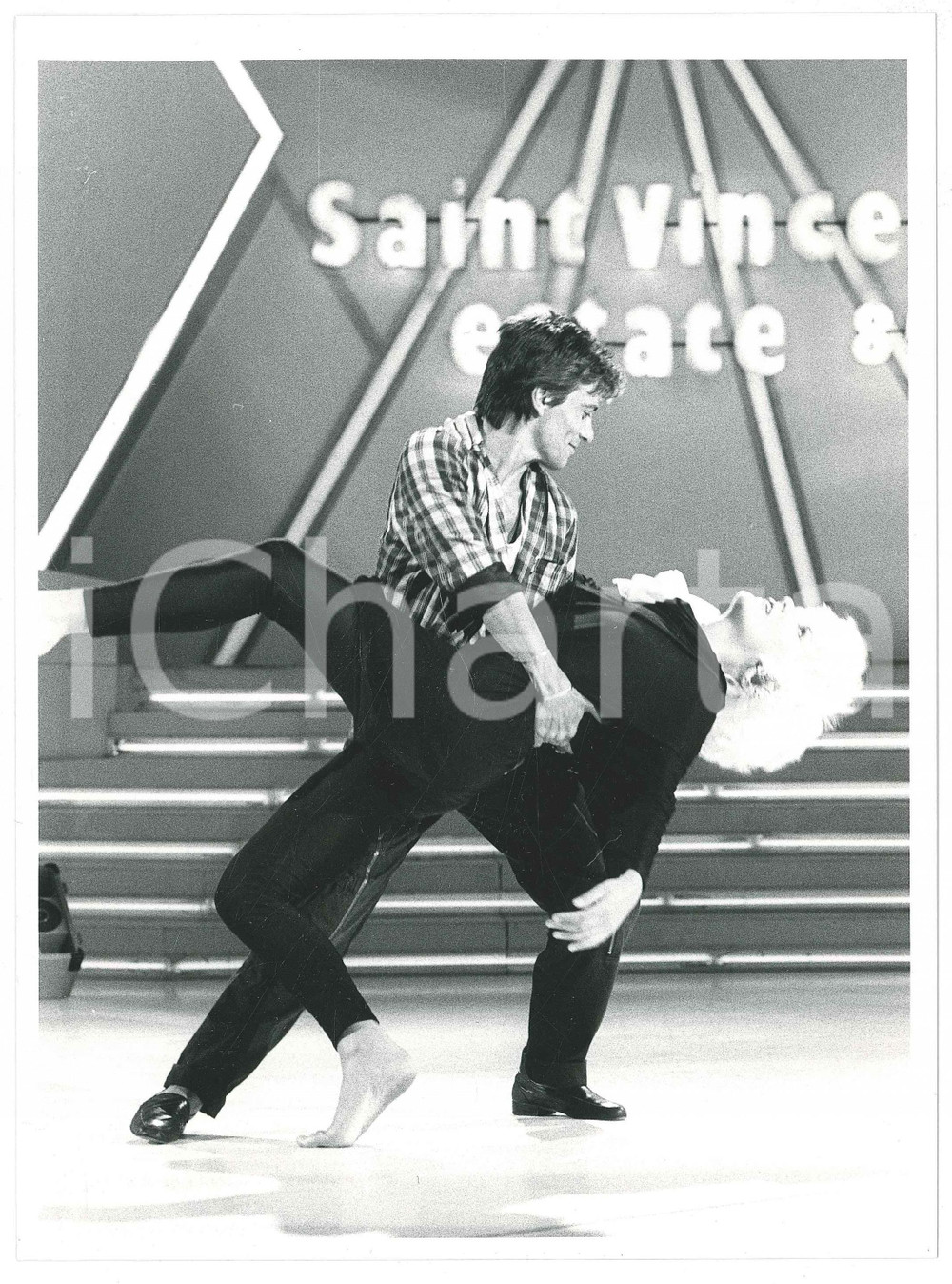 Fotografia d epoca originale 1985 ca MUSICA  SAINT VINCENT ESTATE  Donatella RETTORE 8 Foto 18x24 cm 1