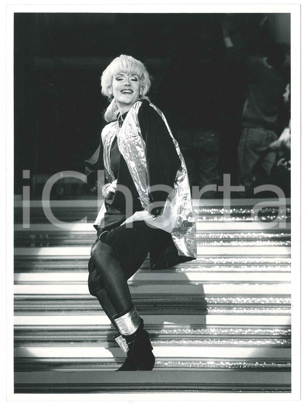 Fotografia d epoca originale 1985 ca ITALIA  MUSICA Donatella RETTORE in concerto  Foto 18x24 cm 1 1
