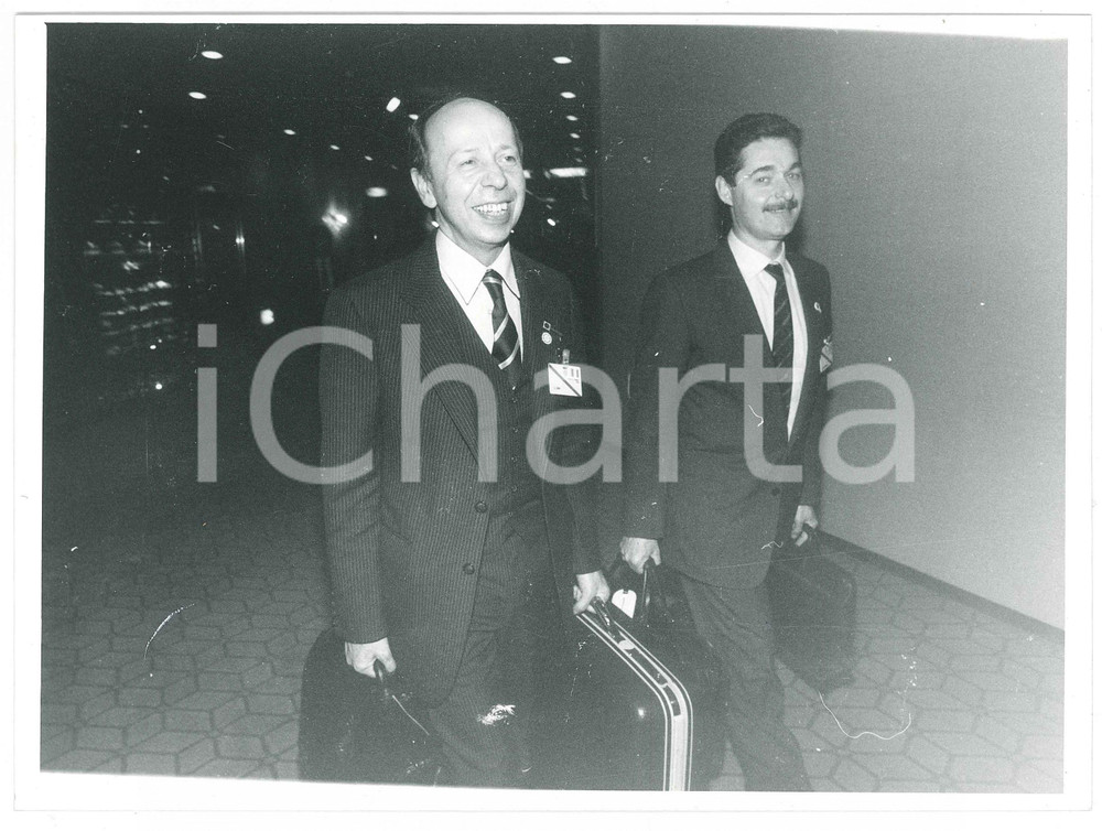 Fotografia d epoca originale 1990 ca ROMA ? Arrivo di Lamberto DINI a un evento  Foto 24x18 cm 1