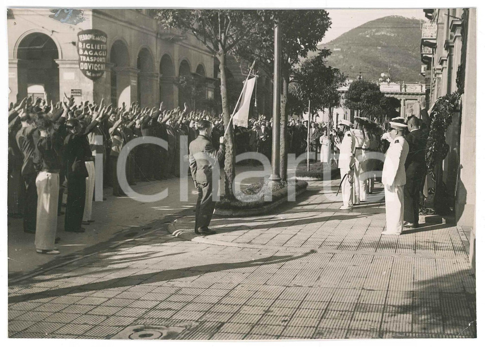 Fotografia d epoca originale 1936 TOSCANA ? FASCISMO  Parata con allievi Regia Marina  Foto 18x13 cm 1