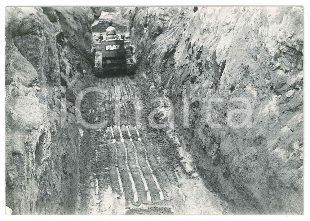 Fotografia d epoca originale 1965 ca SARDEGNA GALLURA CAPICHERA Scavo artificiale  Cantiere Foto 1 1