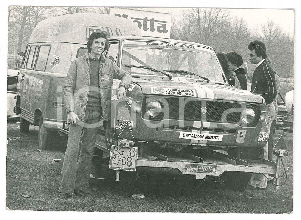 Fotografia d epoca originale 1970 ca AUTOMOBILISMO MONZA Arrivo  FIAT 128 Gruppo 1 Turismo  Foto 1
