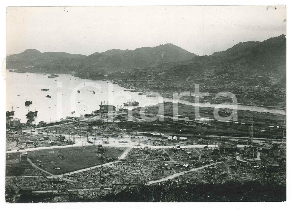 Fotografia d epoca originale 1955 ca JAPAN  NAGASAKI e la sua baia dopo la bomba atomica Foto 15x10 cm 1
