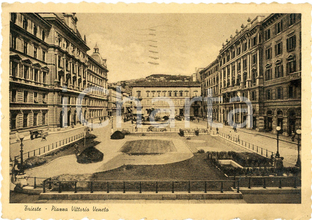 Cartolina originale da collezione 1941 TRIESTE Palazzo Poste e Fontana Tritoni in Piazza Vittorio Veneto Cartolina 1