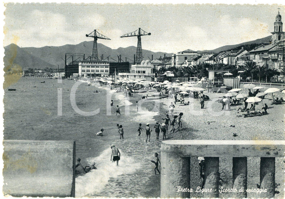 1953 PIETRA LIGURE (SV) Bagnanti sulla spiaggia - Cartolina FG VG Cartolina d'epoca viaggiata. Al verso timbro della Colonia Marina Bresciana.  FAIR/discreto Ingialliture al margine sinistro Formato: 15x10 cm originale e autentica 1
