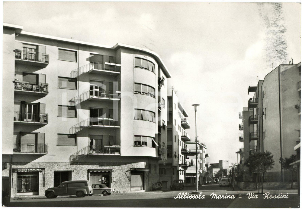 Cartolina originale da collezione 1974 ALBISSOLA MARINA SV Palazzi in via Rossini  Cartolina FG VG 1