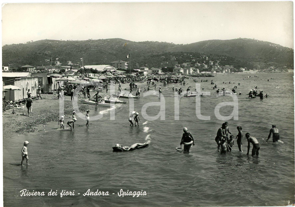Cartolina originale da collezione 1964 ANDORA SV Bagnanti sulla Spiaggia  Riviera dei Fiori  Cartolina FG 1