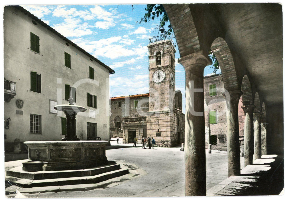 Cartolina originale da collezione 1965 CHIUSI SI Piazza XX Settembre e Torre dell Orologio  Cartolina FG VG 1