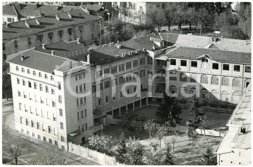 Cartolina originale da collezione 1971 CUNEO Collegio dell Immacolata in Largo Garibaldi  Cartolina FG VG 1
