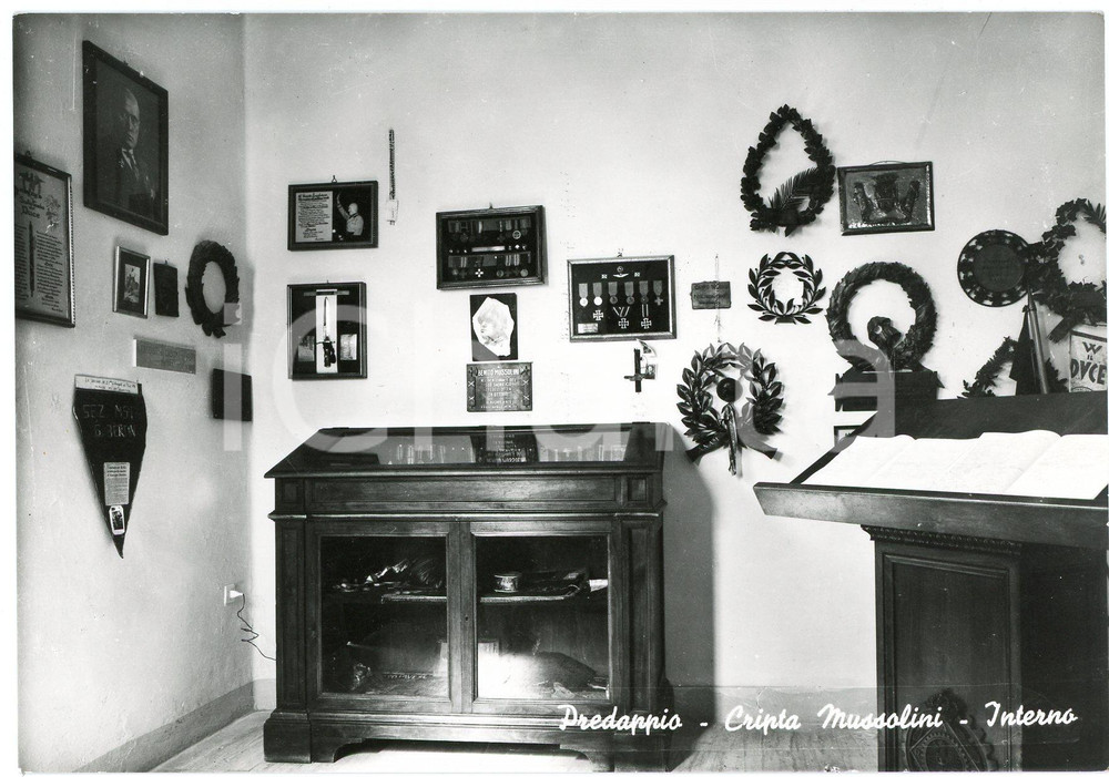 Cartolina originale da collezione 1950 ca PREDAPPIO Cimitero San Cassiano  Interno cripta MUSSOLINI Cartolina 1