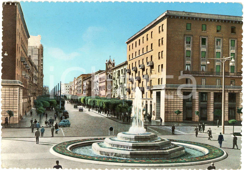 Cartolina originale da collezione 1960 ca FOGGIA Nuova fontana e Viale XXIV Maggio  Cartolina ANIMATA FG VG 1