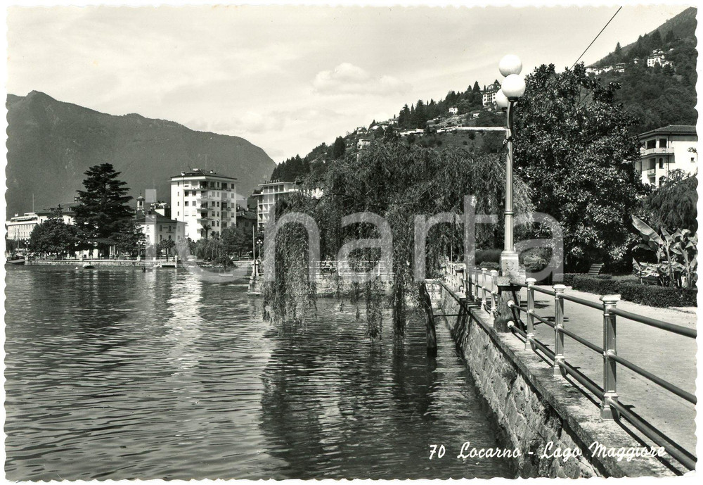 1960 ca LOCARNO - SVIZZERA Passeggiata lungo il Lago Maggiore - Cartolina FG NV