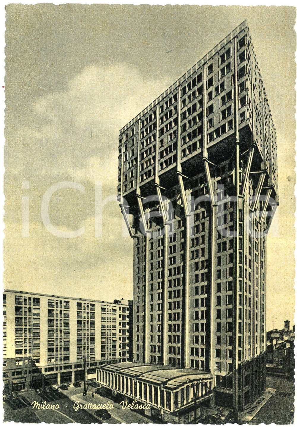 Cartolina originale da collezione 1960 ca MILANO Torre Velasca  Cartolina FG VG 1