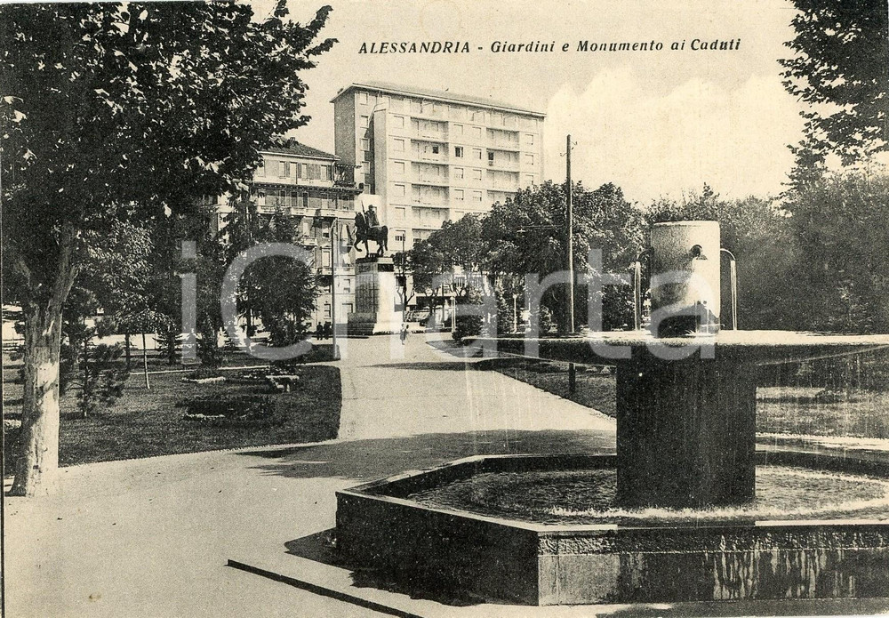 Cartolina originale da collezione 1950 ca ALESSANDRIA Giardini e Monumento equestre ai Caduti  Cartolina FG NV 1