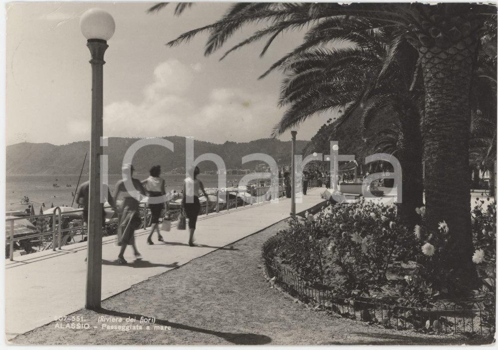 Cartolina originale da collezione 1955 ALASSIO Passeggiata sul Lungomare  Riviera dei Fiori  Cartolina FG VG 1