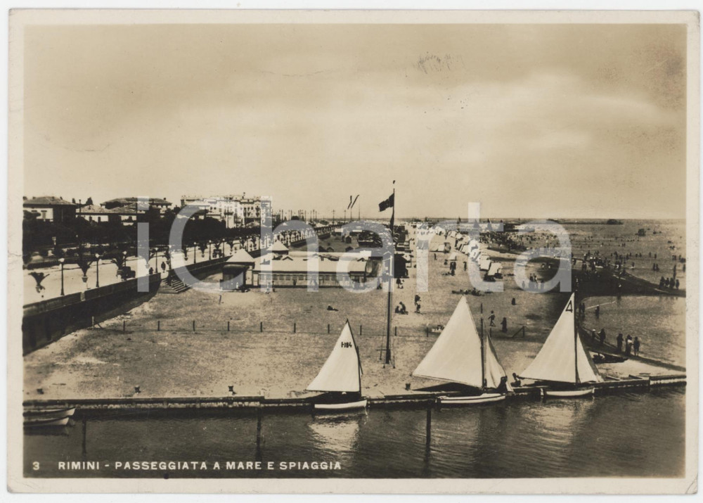 Cartolina originale da collezione 1955 RIMINI Passeggiata a mare e spiaggia  Cartolina ANIMATA FG VG 1