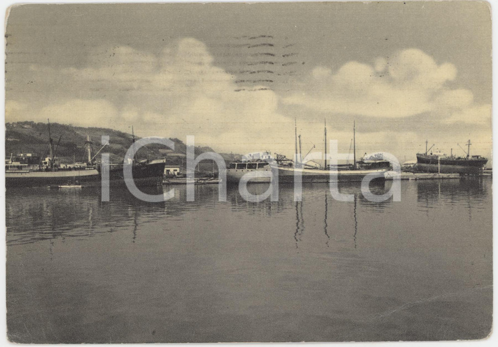 Cartolina originale da collezione 1957 PESARO Navi ormeggiate lungo il Porto Canale  Cartolina FG VG 1