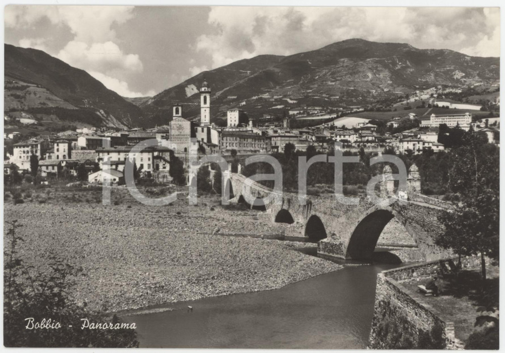 Cartolina originale da collezione 1950 ca BOBBIO  VAL TREBBIA Panorama del paese  Cartolina FG NV 1